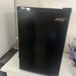 Arctic King Mini Refrigerator Used 