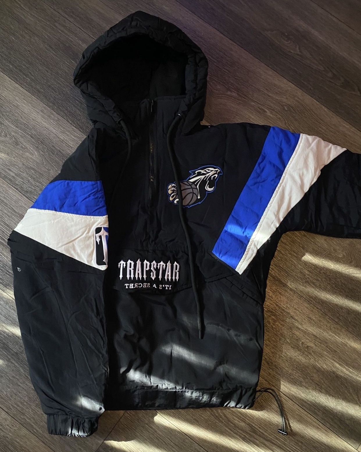 Trapstar pullover zip Jacket size small