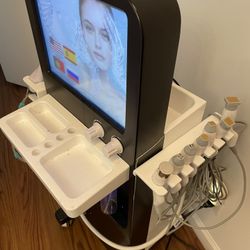 13 in 1 Hydra Microdermabrasion Machine ( For Parts) $100