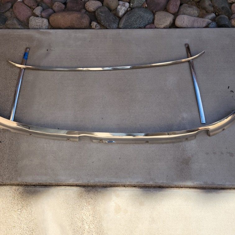 1970,71,72 Monte Carlo Windshield Trim