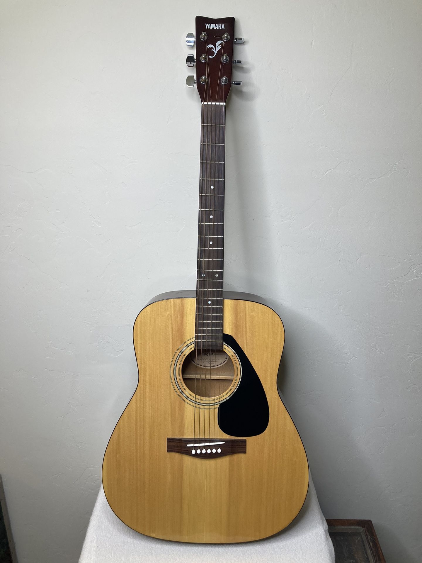 Yamaha Acoustic Guitar 🎶