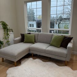 West Elm Sectional Sofa – Like New| FREE DELIVERY