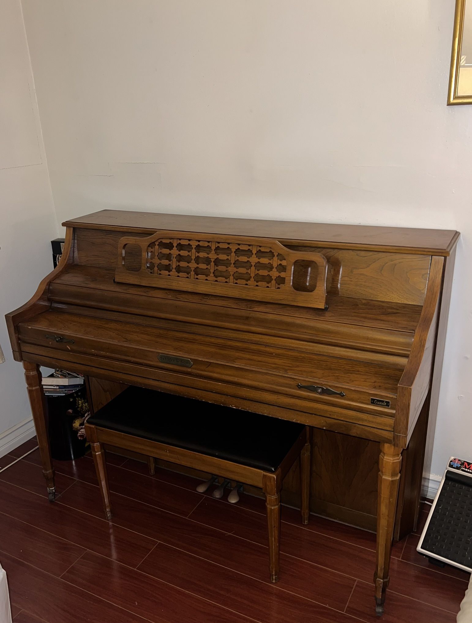 1984 Vintage Schafer & Sons Wood Baby Grand Piano