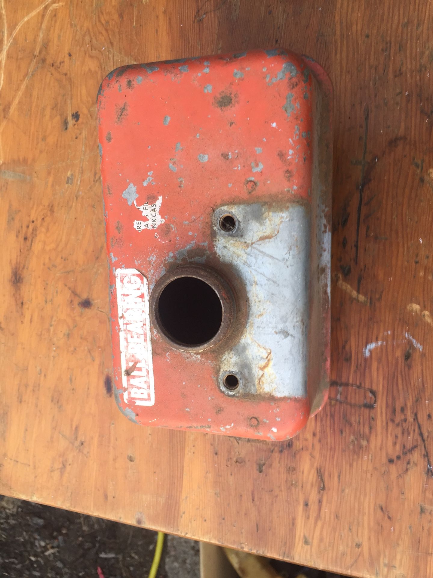 Gas tank