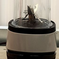 Ninja Fit personal blender Read The Description ⬇️⬇️⬇️