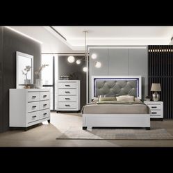 $1500 Queen Bed Dresser Mirror Chess Nightstand 