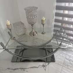Nice Decoration Table 