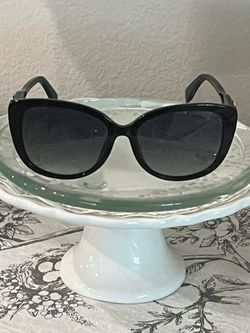 Black Cat-Eye Sunglasses with Gradient Lenses