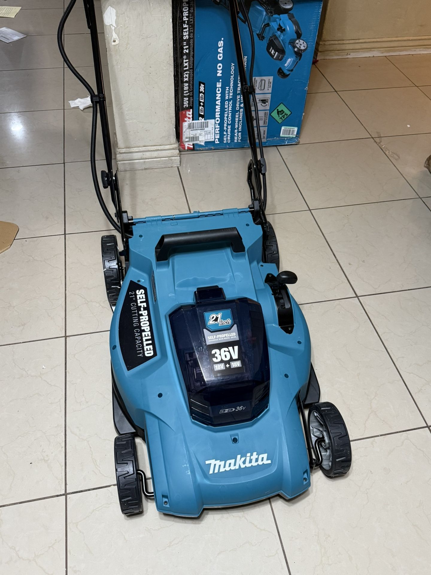 Makita Self-Propelled Lawnmower 