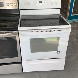 5.3 cu. ft. Whirlpool electric range with Frozen Bake technology