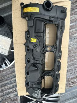2014-2019 BMW M3 M4 Oem Valve Cover 