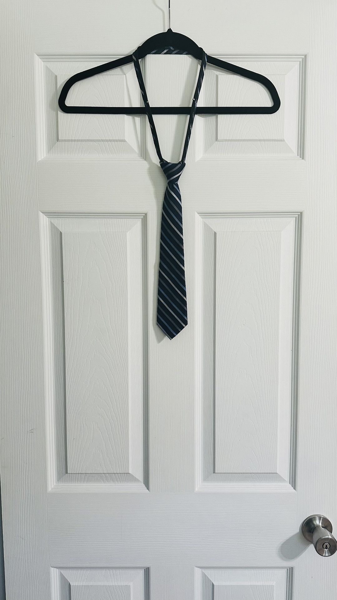 Calvin Klein Tie Two Tone Blue With Silver Stripes 100% Silk Suit Formal Wear