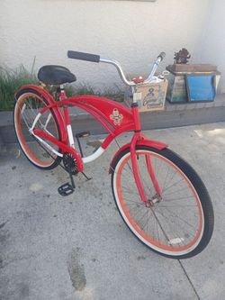 Men's 26" red and white beach cruiser
