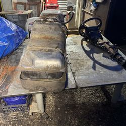 Gas Tank W/ Outside Plastic Liner & The Fuel Pump Works Well : 2000 K2500 Four Door Pickup