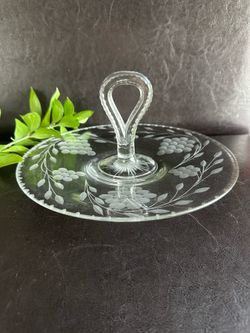 Heisey Crystal Etched Grape Vine Motif w/Handle Dessert Round Platter 1930's.