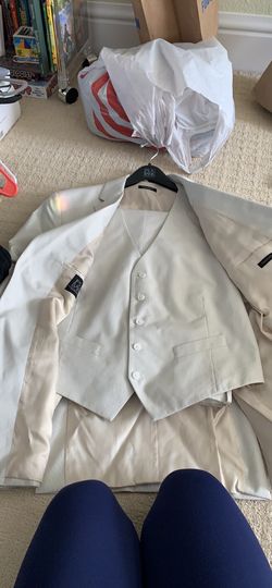 (17 items) Men’s suits and shirts