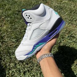 Jordan 5 GS “Grape” Size 4.5Y/6W