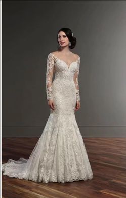 Lace Mermaid Wedding Gown size 12 with Long Sleeves