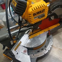 Dewalt DHS790  12inch  Compound Miter Saw