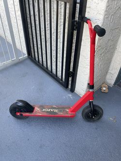 Razor RDS Dirt Scooter – Off-Road Pneumatic Tires – Red