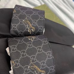 Gucci GG Supreme Tiger Print Black Slides