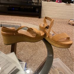LADIES TAN SUEDE WEDGE KENSIE OPEN TOE SANDALS 