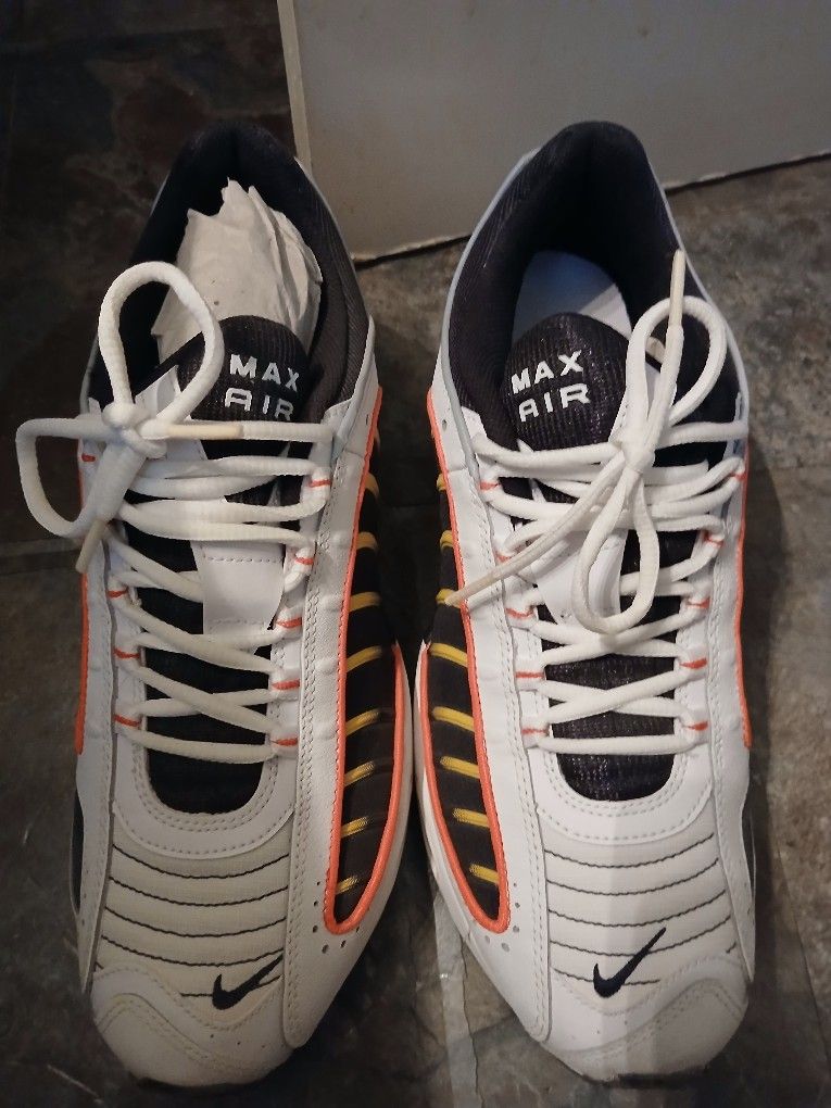 9 NEW PAIRS MEN'S NIKE SHOES