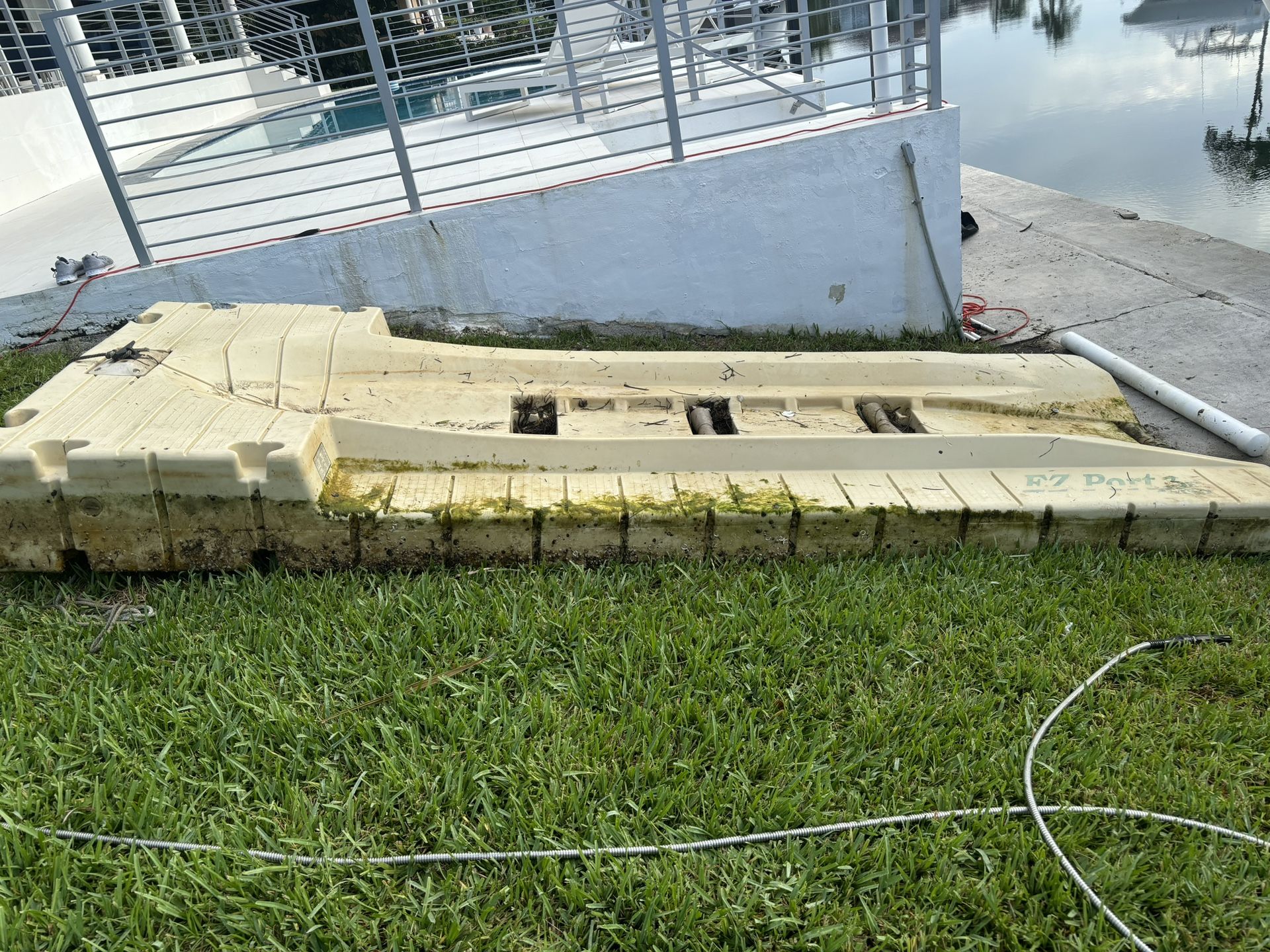 Jet Ski / Waverunner Floating Dock
