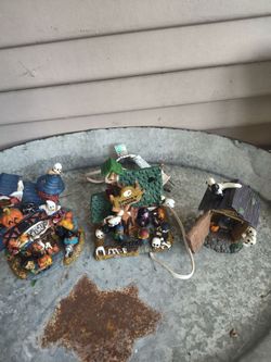 All Halloween decorations 3 pieces only 20$ spooky houses adornos DE Halloween
