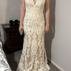 Lace wedding dress