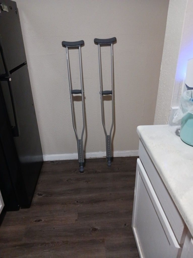 CardinalHealth Adjustable Brand New, Asking For $25 Or Best Ofer