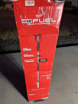 Milwaukee Cordless Battery Powered Pole Saw
