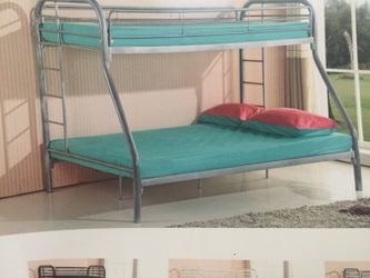 Bunk bed twin full W/ mattres