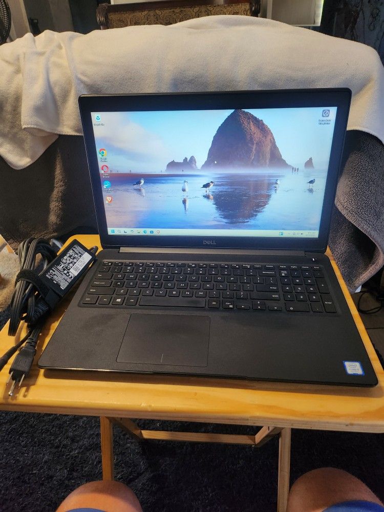 DELL 15.6" LAPTOP i5-8265, 12GB Ram, 256GB SSD HD,Windows 11