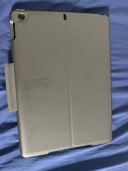 ipad 10 inch Logitech keyboard