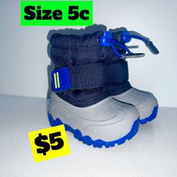 Toddler Snow Boots Size 5C/ Botas Para La Nieve Talla 5c Niños 