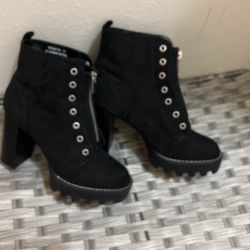 Black Boot 