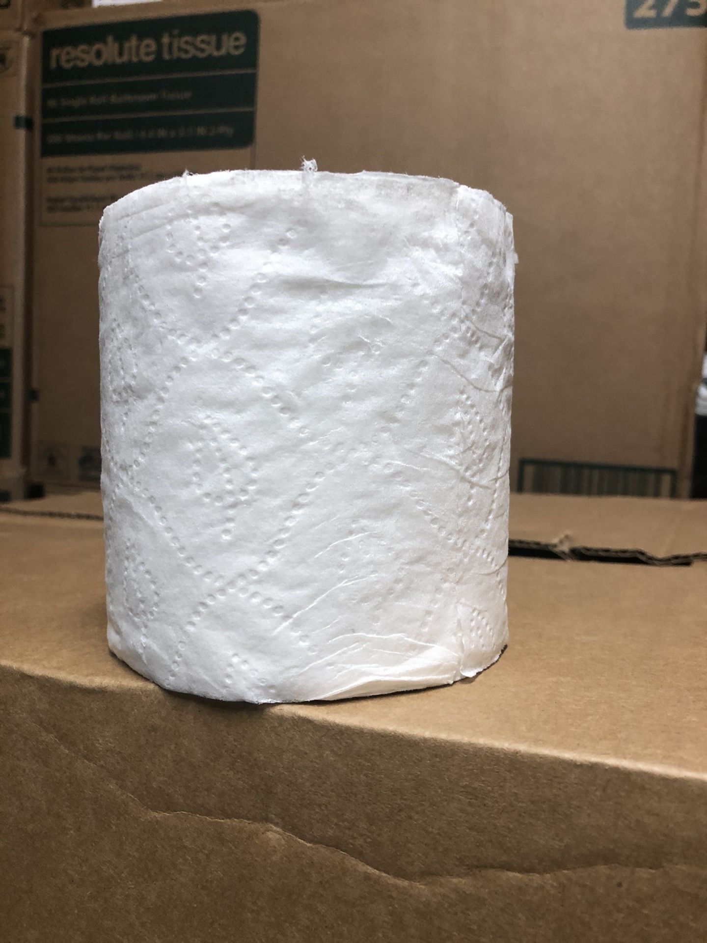New box of T tissue 96 rolls 2 ply / caja Nueba de papel ijienico dos pliegas