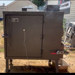 Old Country Gravity Fed Smoker w/ Fire board Computer