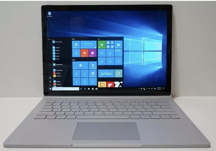 Surface Book 13” i7/8/256gb with dock, mouse, pen