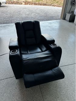 Costco Electric Plug In Recliner, Back Removes for Easy Transport. AFits in back of most SUVs and Wagons