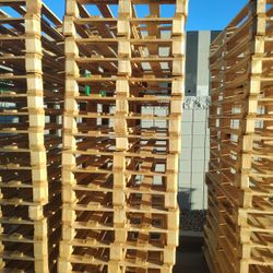 47x31 Wood Pallets 