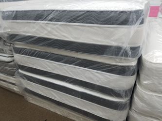 Queen jumbo mattress set with boxspring