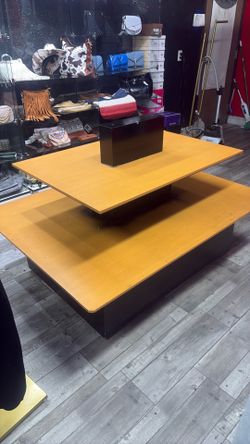 Rolling table/display