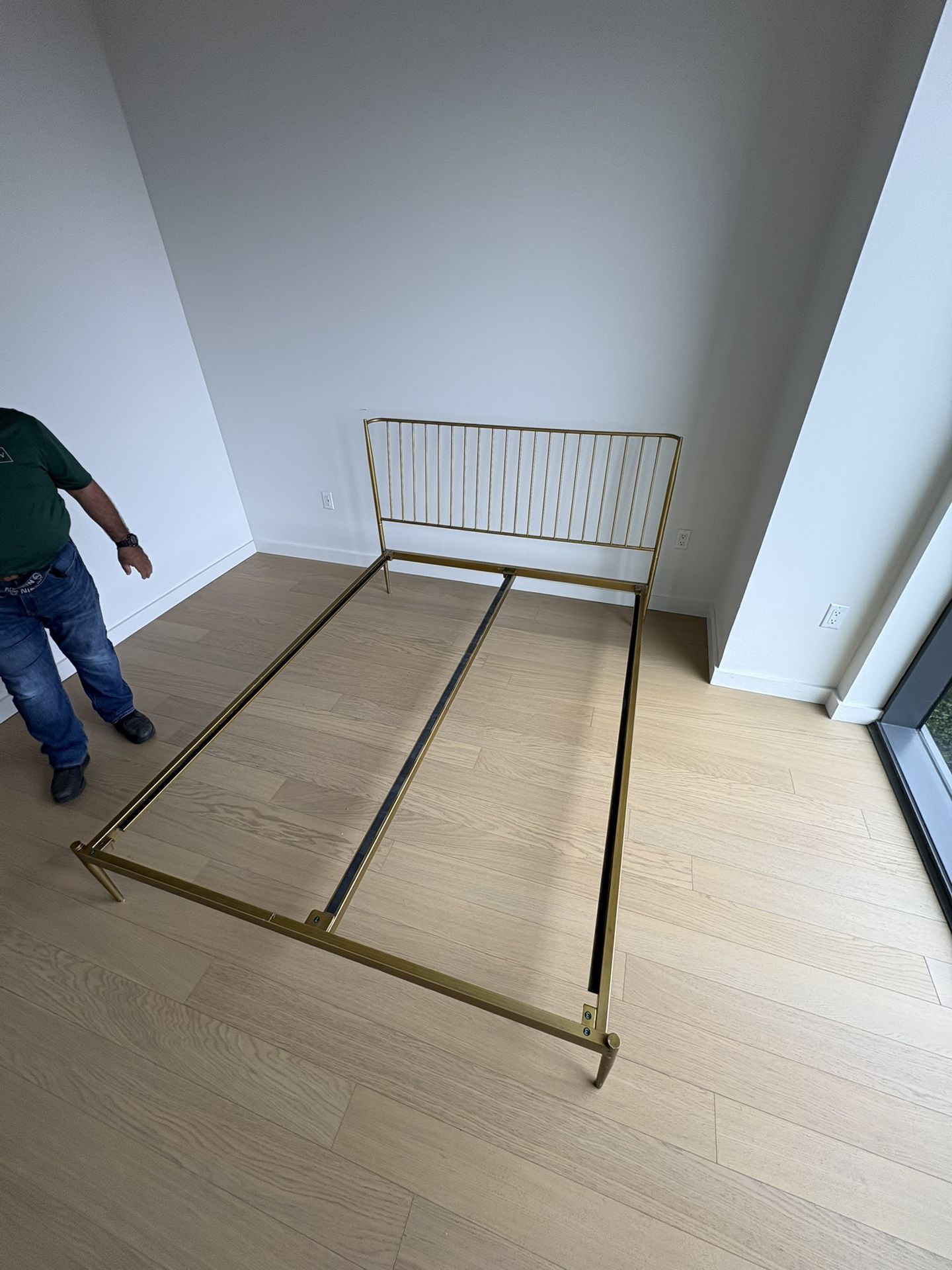 Queens Side Bed