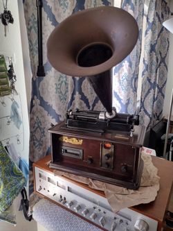 Phonograph.. Call only