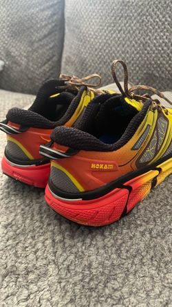 HOKA SHOES SIZE 9,5