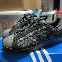 Adidas Women’s Size 4