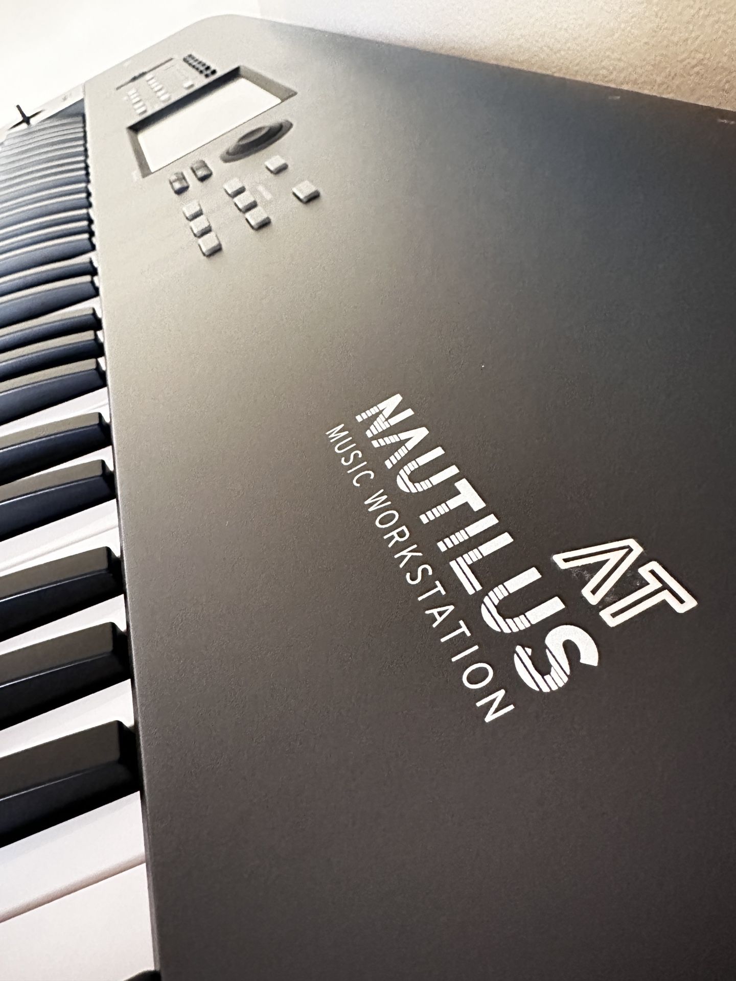 korg nautilus AT - 61