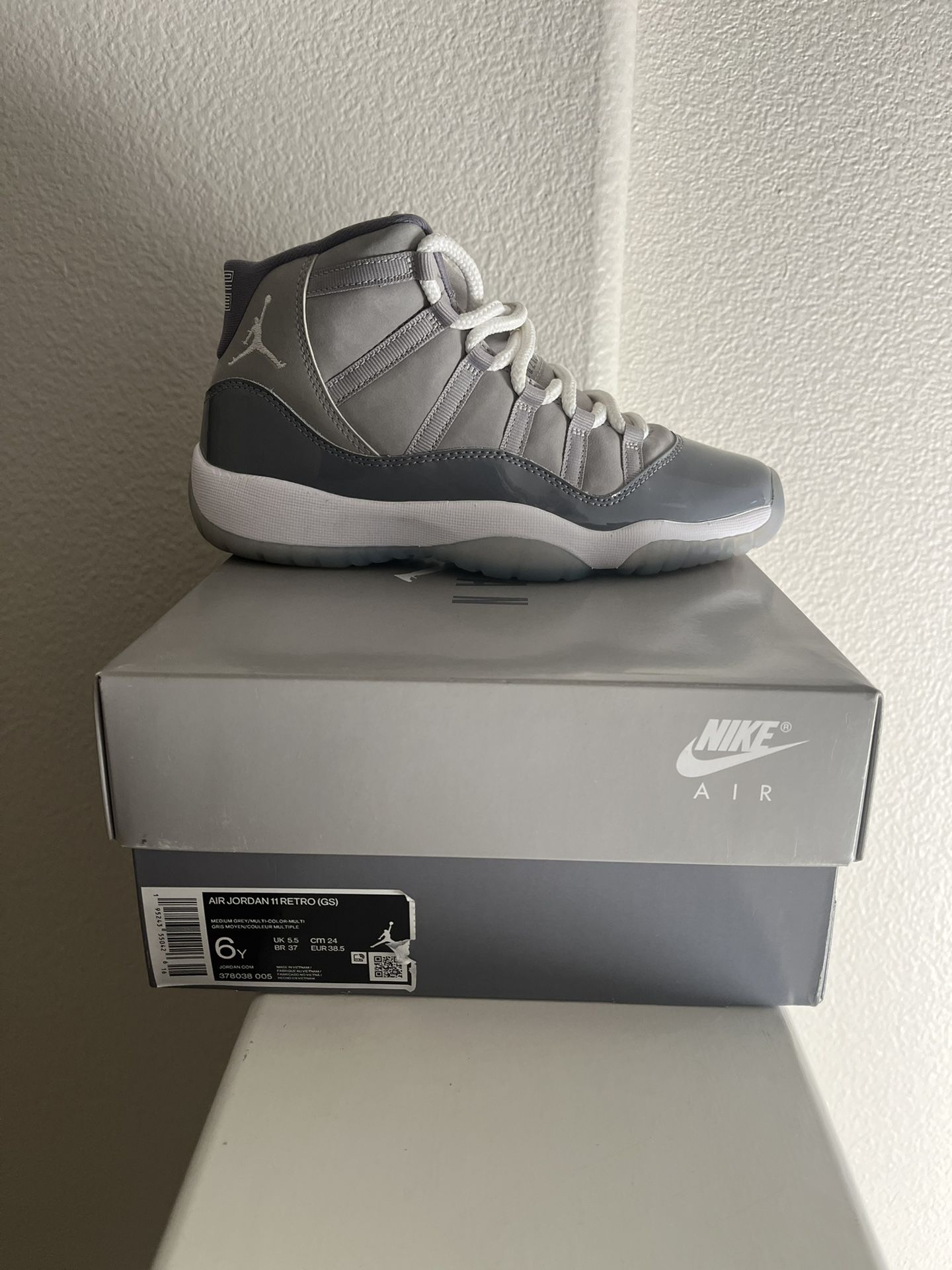 Jordan Shoes (Trade)